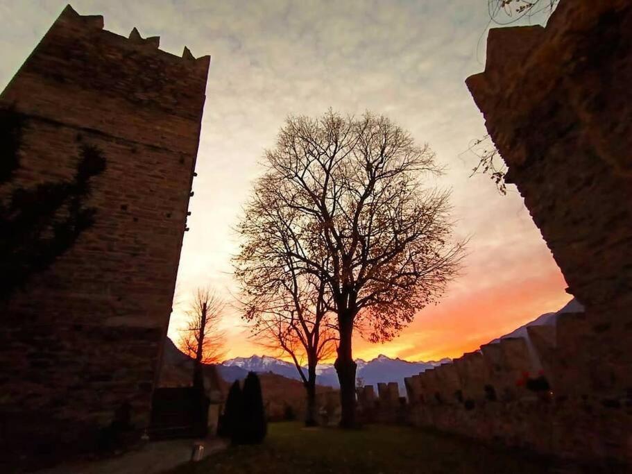 B&B La Tour De Villa Aosta Exteriör bild